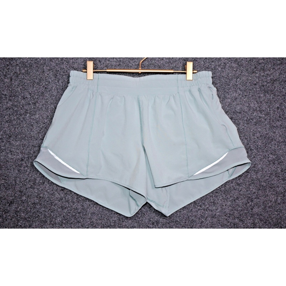 lululemon athletica hotty hot high rise 2.5 inch Athletic Shorts